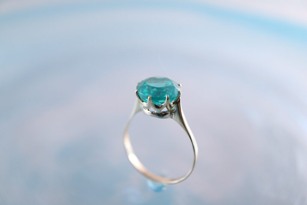 ジュエリーリフォーム ジュエリーリペア 即日 当日受け取り 当日お直し 東京 秋葉原 千駄木 指輪サイズ直し リングサイズ直し ピアスポスト折れ　ピアスポスト直し チェーン切れ チェーン直し クリーニング ジュエリークリーニング ジュエリー磨き ジュエリー磨き直し 刻印 刻印消し 全国配送