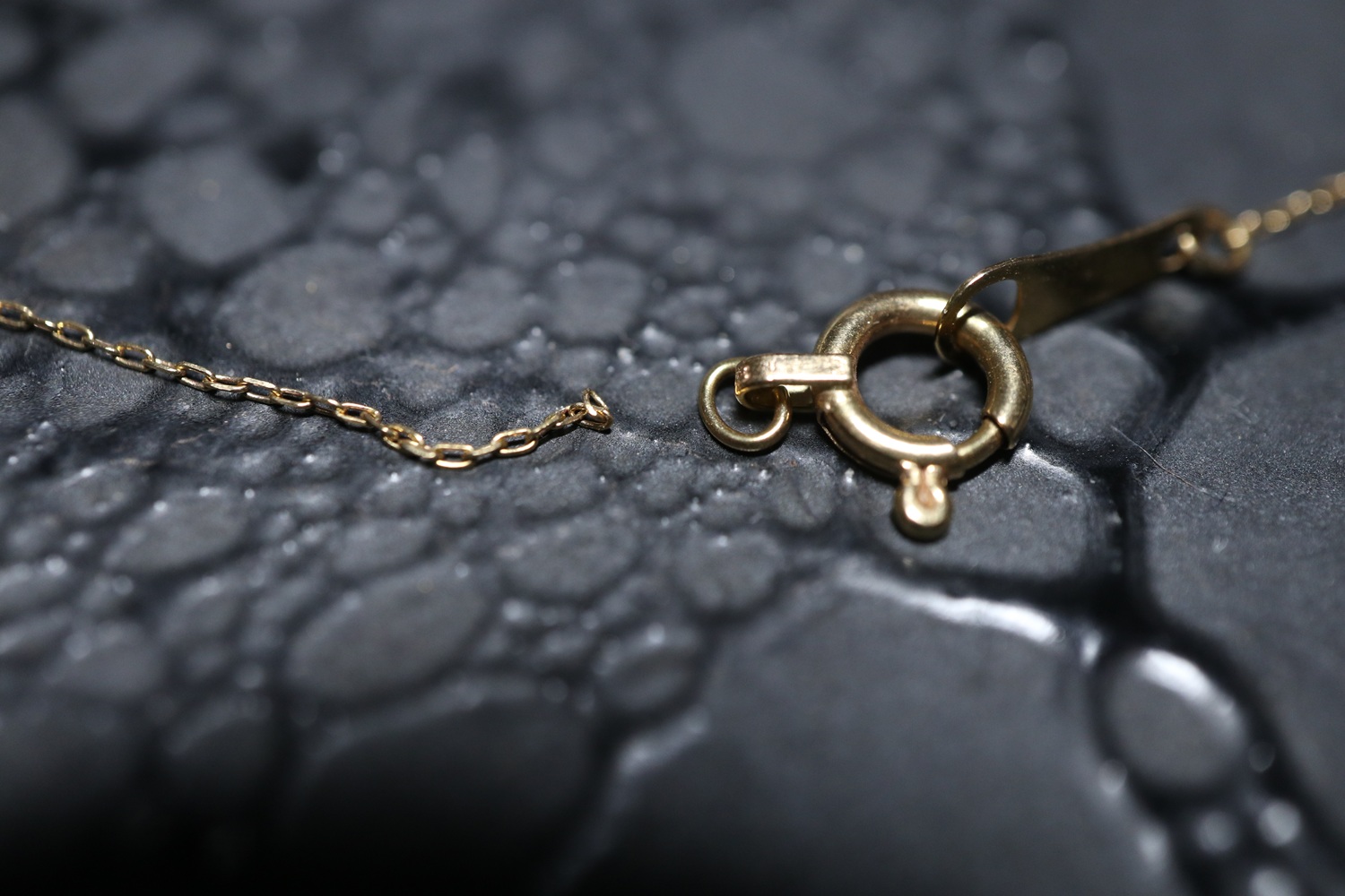 ジュエリーリフォーム ジュエリーリペア 即日 当日受け取り 当日お直し 東京 秋葉原 千駄木 指輪サイズ直し リングサイズ直し ピアスポスト折れ　ピアスポスト直し チェーン切れ チェーン直し クリーニング ジュエリークリーニング ジュエリー磨き ジュエリー磨き直し 刻印 刻印消し 全国配送