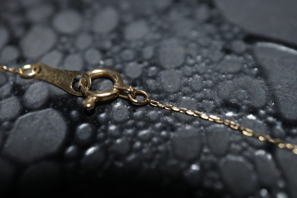 ジュエリーリフォーム ジュエリーリペア 即日 当日受け取り 当日お直し 東京 秋葉原 千駄木 指輪サイズ直し リングサイズ直し ピアスポスト折れ　ピアスポスト直し チェーン切れ チェーン直し クリーニング ジュエリークリーニング ジュエリー磨き ジュエリー磨き直し 刻印 刻印消し 全国配送