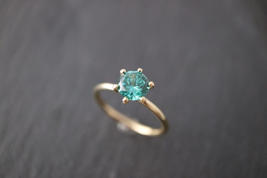 ジュエリーリフォーム ジュエリーリペア 即日 当日受け取り 当日お直し 東京 秋葉原 千駄木 指輪サイズ直し リングサイズ直し ピアスポスト折れ　ピアスポスト直し チェーン切れ チェーン直し クリーニング ジュエリークリーニング ジュエリー磨き ジュエリー磨き直し 刻印 刻印消し 全国配送