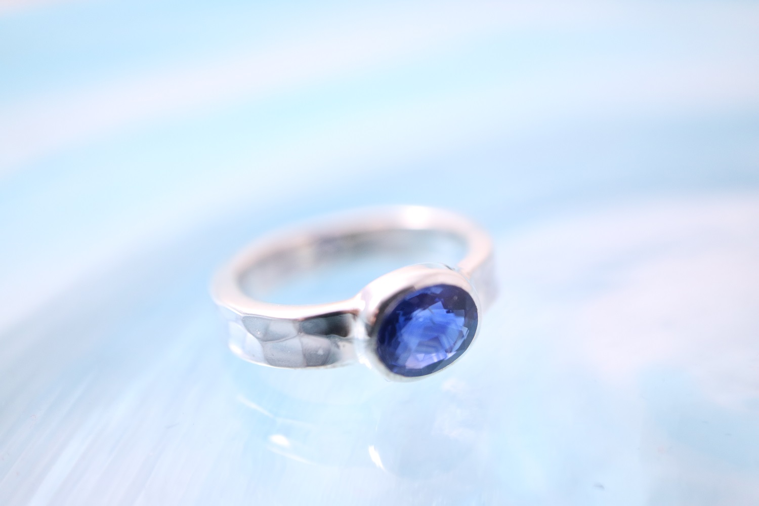 サファイア シルバーリング ジュエリーリフォーム ジュエリーリペア 即日 当日受け取り 当日お直し 東京 秋葉原 千駄木 指輪サイズ直し リングサイズ直し ピアスポスト折れ　ピアスポスト直し チェーン切れ チェーン直し クリーニング ジュエリークリーニング ジュエリー磨き ジュエリー磨き直