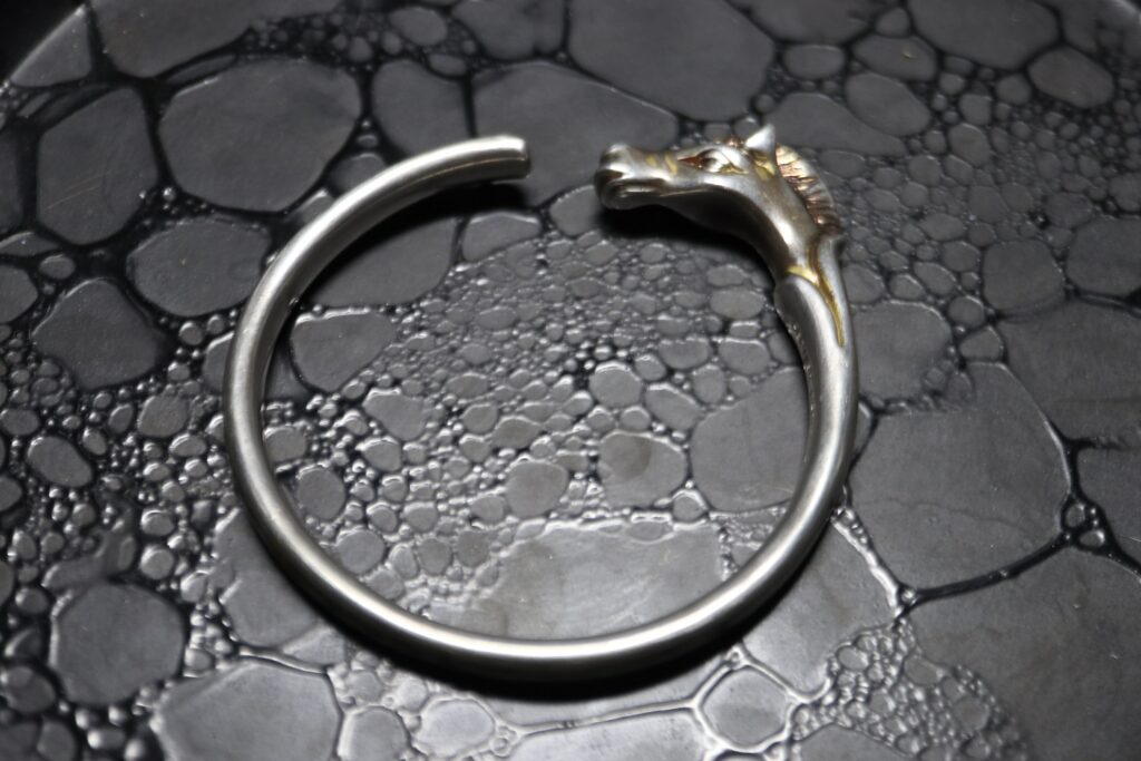 メッキ剥げ メッキかけ直し ブレスレット磨き ジュエリーリフォーム ジュエリーリペア 即日 当日受け取り 当日お直し 東京 秋葉原 千駄木 指輪サイズ直し リングサイズ直し ピアスポスト折れ ピアスポスト直し チェーン切れ チェーン直し クリーニング ジュエリークリーニング ジュエリー磨き ジュエリー磨き直し 刻印 刻印消し 全国配送