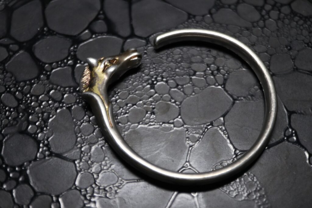 メッキ剥げ メッキかけ直し ブレスレット磨き ジュエリーリフォーム ジュエリーリペア 即日 当日受け取り 当日お直し 東京 秋葉原 千駄木 指輪サイズ直し リングサイズ直し ピアスポスト折れ ピアスポスト直し チェーン切れ チェーン直し クリーニング ジュエリークリーニング ジュエリー磨き ジュエリー磨き直し 刻印 刻印消し 全国配送